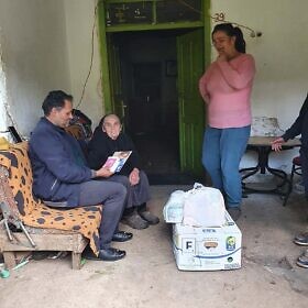 Familienpakete für die Bewohner von Bishnica