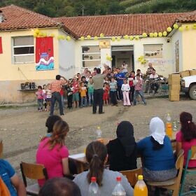 Das Fest findet wieder auf dem Platz vor der Schule statt